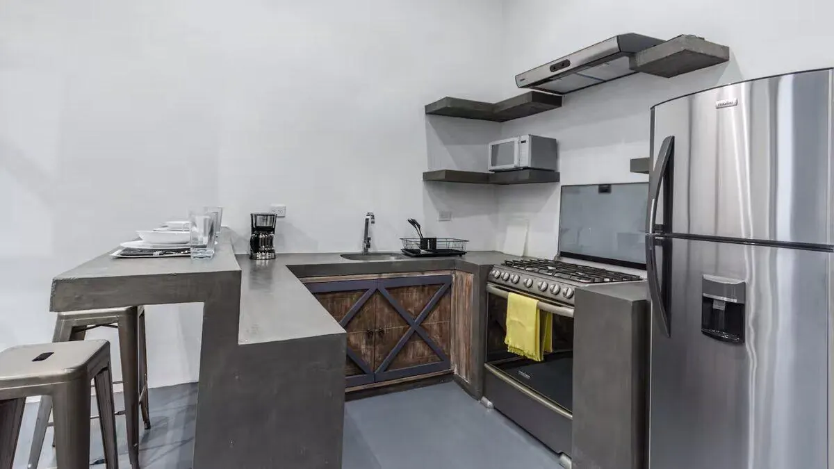 Detalle cocina contemporánea The Yellow Loft SMA