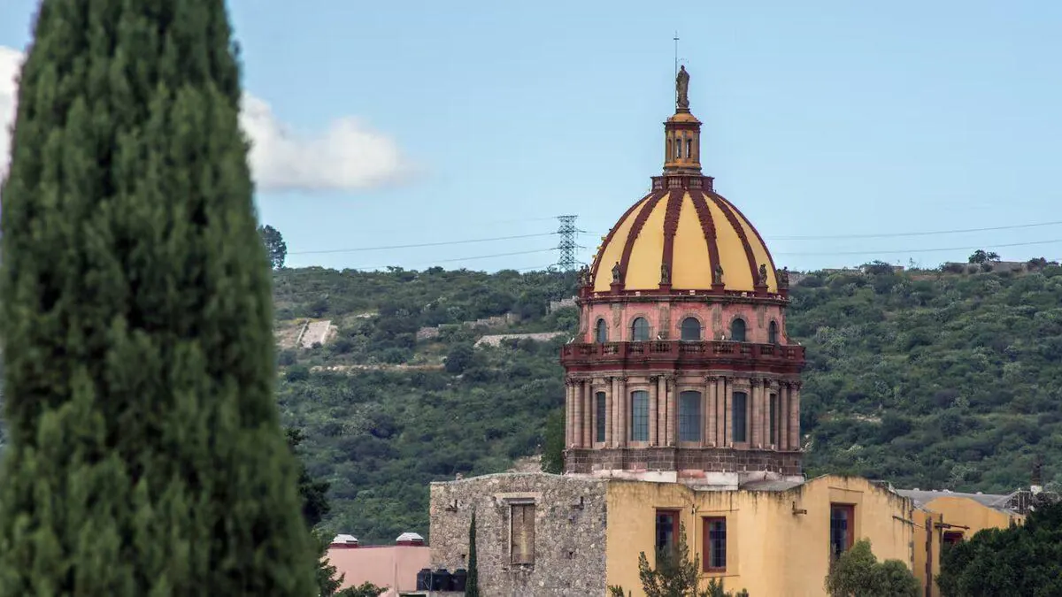 Vista interior doble altura The Red Loft loft renta San Miguel de Allende