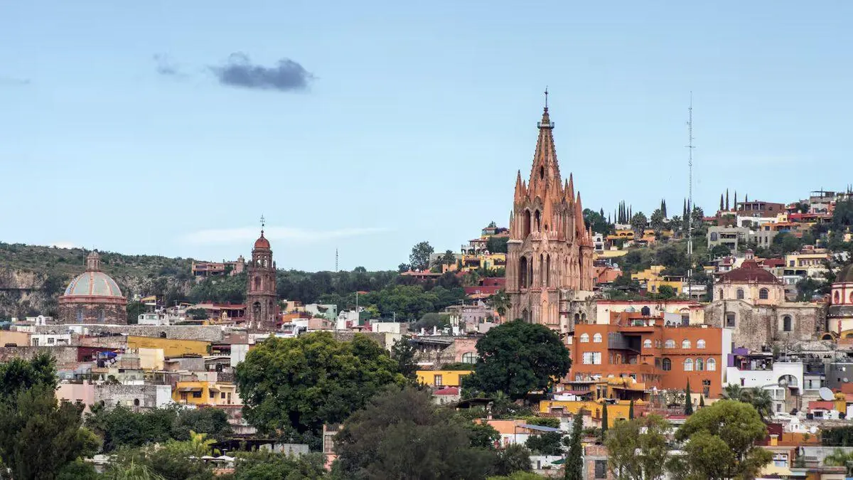 Vista de San Miguel de Allende desde terraza The Red Loft