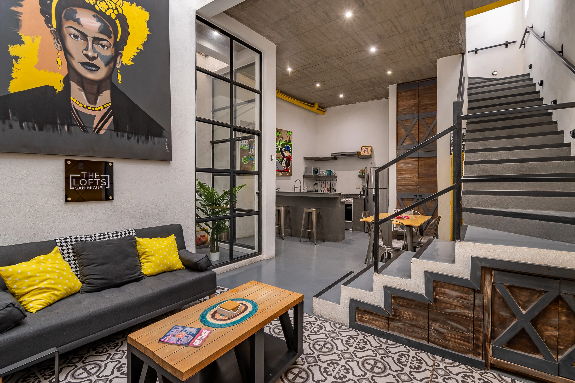 Sala panorámica doble altura The Yellow Loft San Miguel de Allende