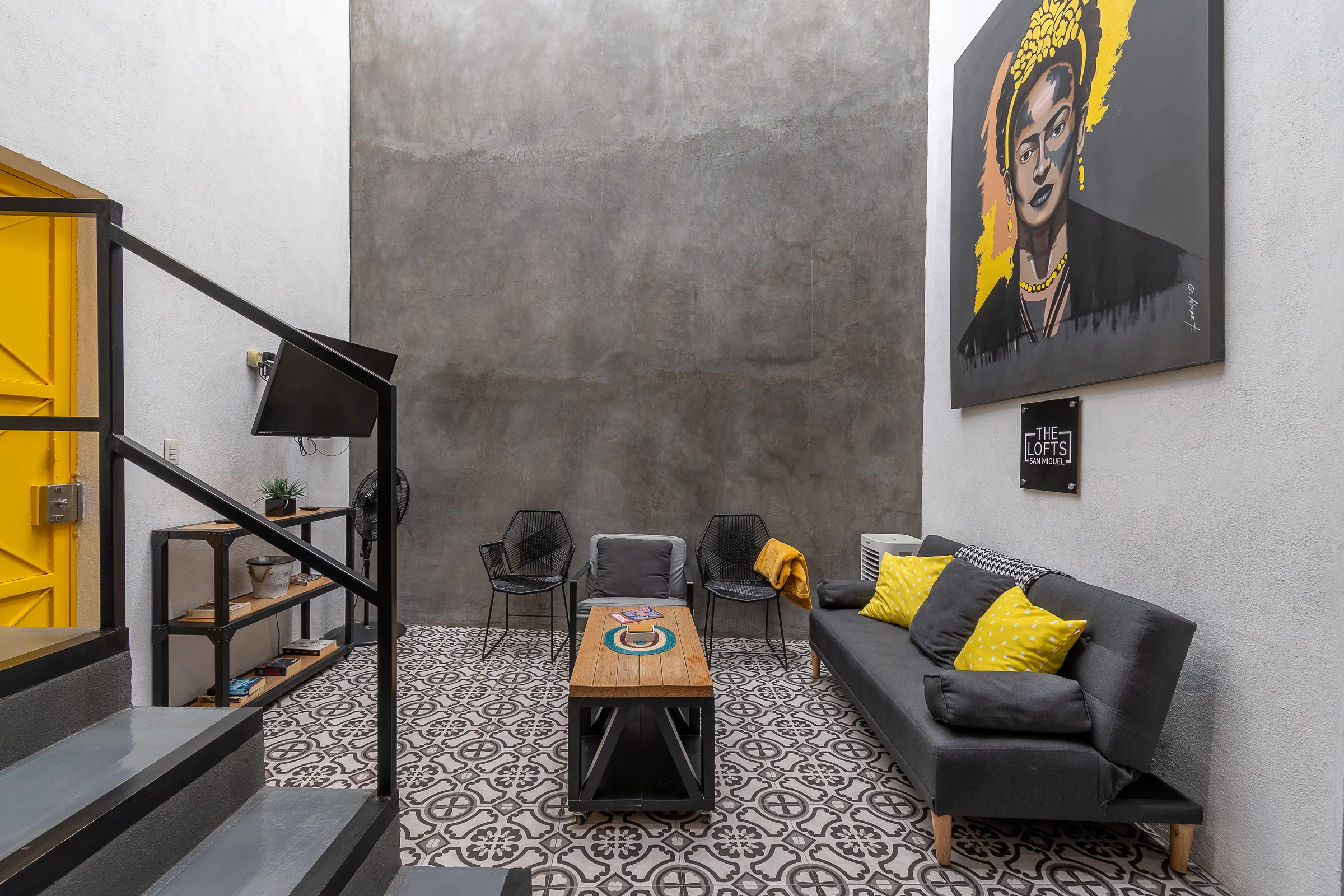 Sala desde mezzanine The Yellow Loft SMA